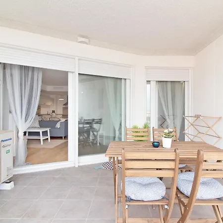 Global Properties, Nuevo En La Playa De *