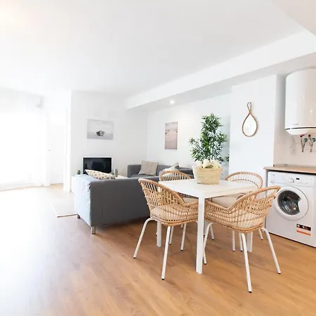 Global Properties, Nuevo En La Playa De