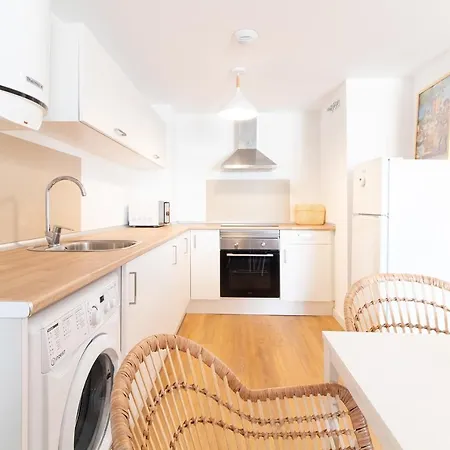 Global Properties, Nuevo En La Playa De Apartment *