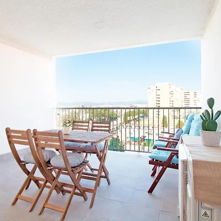 Global Properties, Nuevo En La Playa De