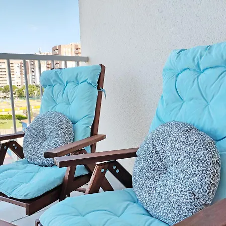 Global Properties, Nuevo En La Playa De