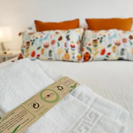 Global Properties, Nuevo En La Playa De *