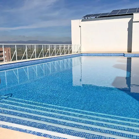 Global Properties, Nuevo En La Playa De
